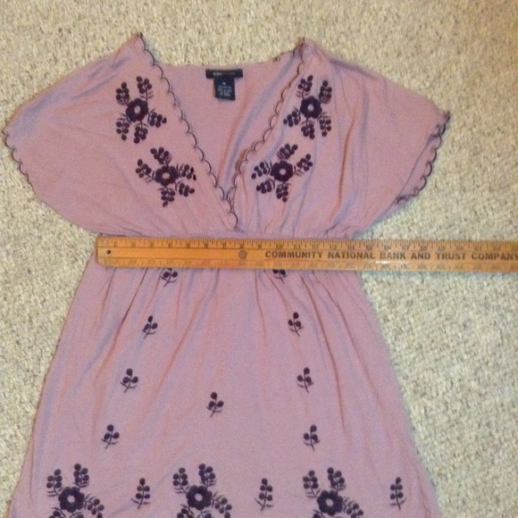 Very Nice Top by BCBG Maxazria - Picture 5 of 6